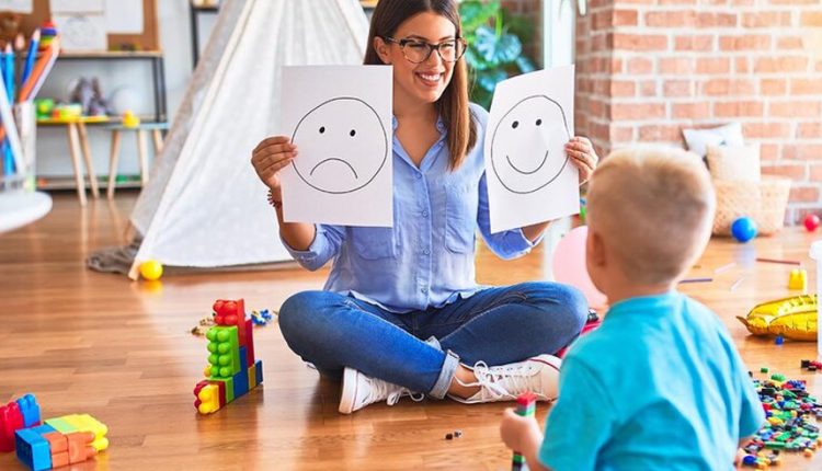 رفتار درمانی چیست؟ انواع، تکنیک‌ها و رفتار درمانی کودکان